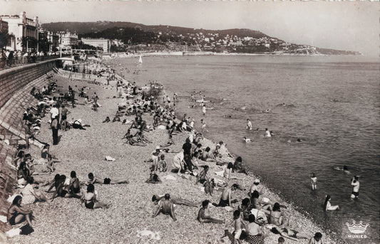 Beach Bathers, Nice