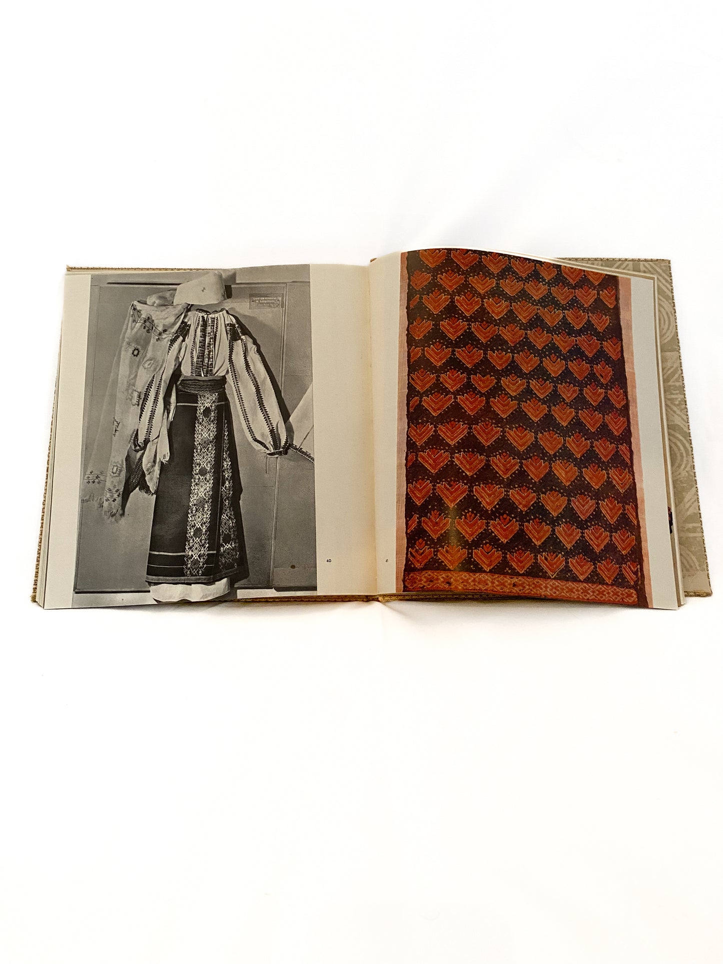 L'art Populaire en Roumanie, Zderciuc, Petresco, Banateanu (French)