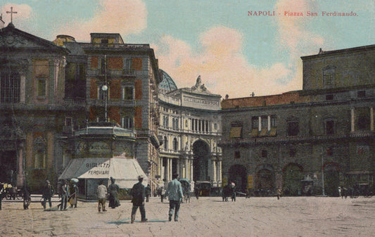 Piazza San Ferdinando, Naples