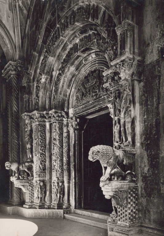 Radovan's Portal, Trogir